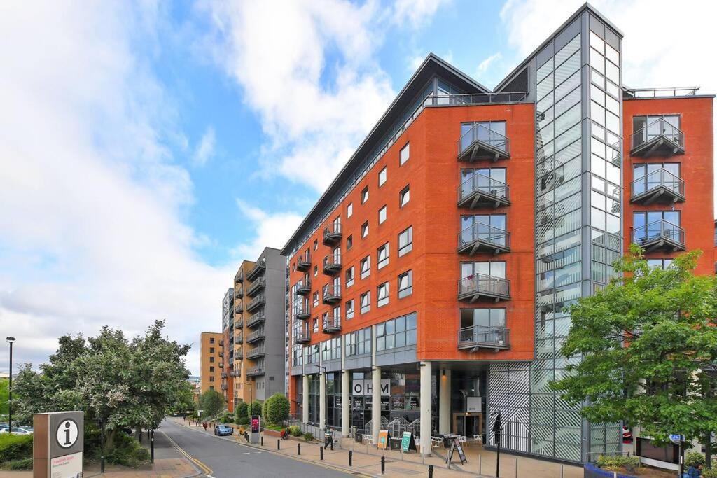 Perfectly Located City Centre Studio Apartment - West One With Free Wifi, Gym Access, Netflix Sheffield Exterior photo